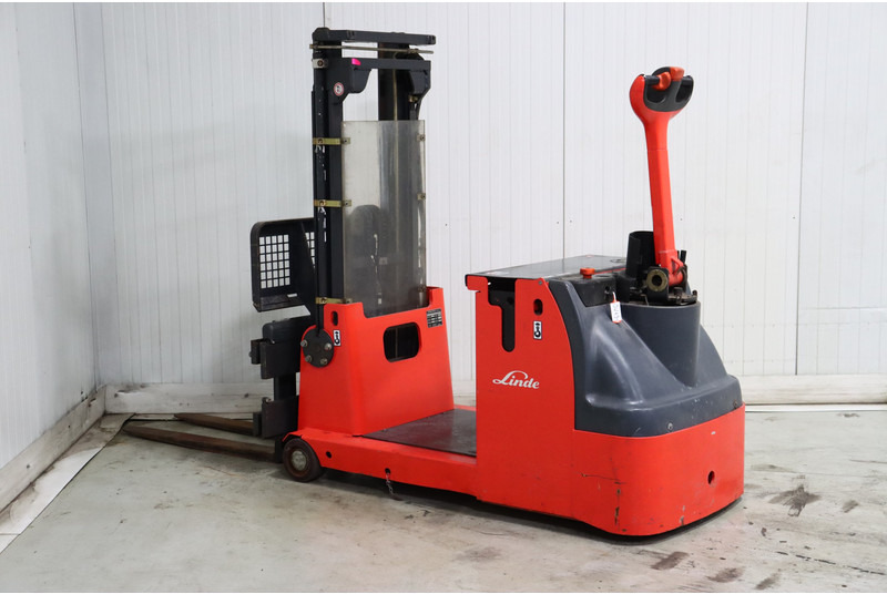 Linde L12AC - Stacker: picture 5 Linde L12AC - Stacker: picture 5