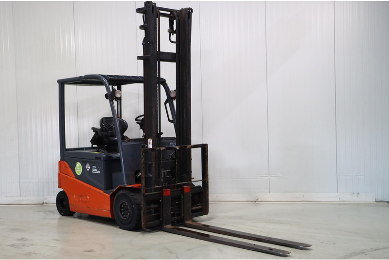 Toyota 8FBMT25 - Electric forklift: picture 1 Toyota 8FBMT25 - Electric forklift: picture 1