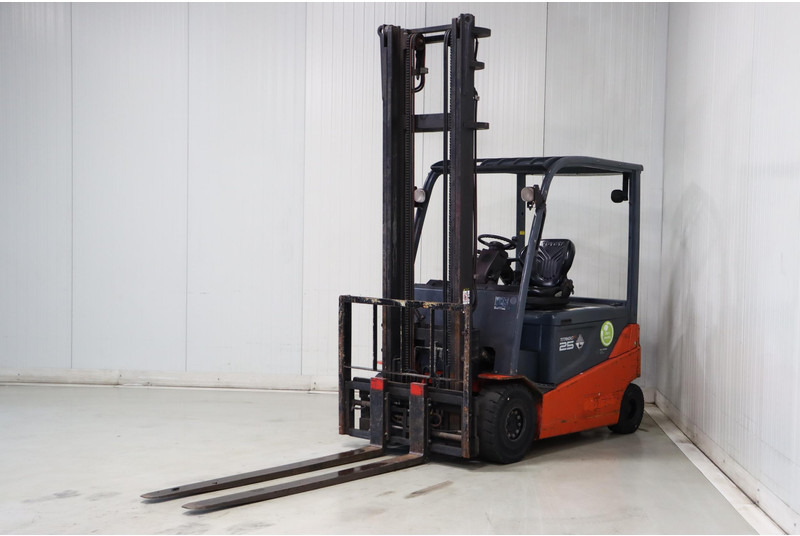 Toyota 8FBMT25 - Electric forklift: picture 3 Toyota 8FBMT25 - Electric forklift: picture 3