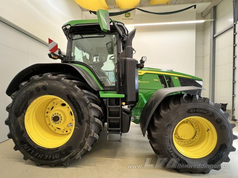 John Deere 7R 330 - Farm tractor: picture 4 John Deere 7R 330 - Farm tractor: picture 4
