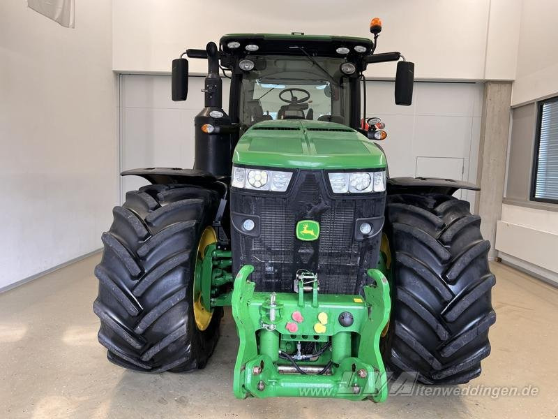John Deere 8320R ULTIMATE - Farm tractor: picture 3 John Deere 8320R ULTIMATE - Farm tractor: picture 3