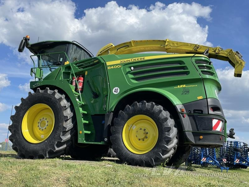 John Deere 8400 - Forage harvester: picture 2 John Deere 8400 - Forage harvester: picture 2