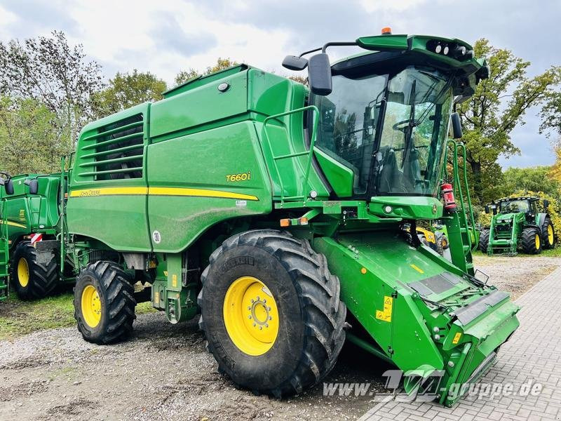 John Deere T660 - Combine harvester: picture 2 John Deere T660 - Combine harvester: picture 2