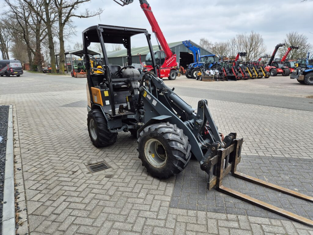 GIANT V452X-TRR - Compact loader: picture 5 GIANT V452X-TRR - Compact loader: picture 5