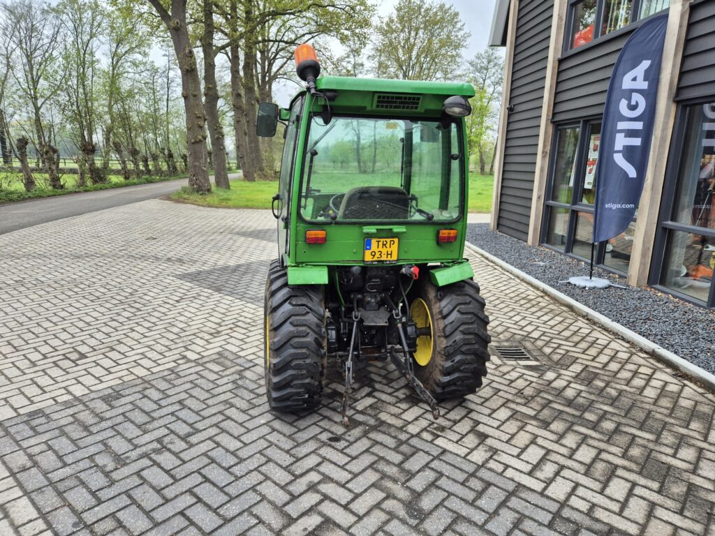 JOHN DEERE 2520 - Mini tractor: picture 4 JOHN DEERE 2520 - Mini tractor: picture 4