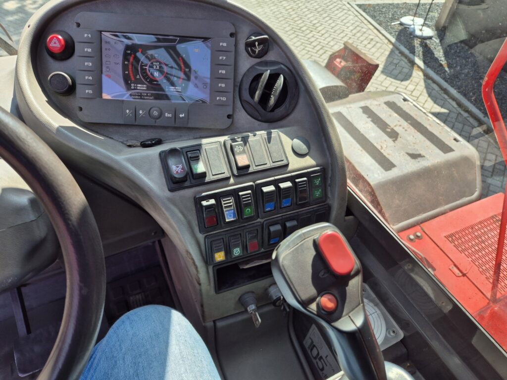 Telescopic handler MANITOU MRT 1840 easy: picture 7