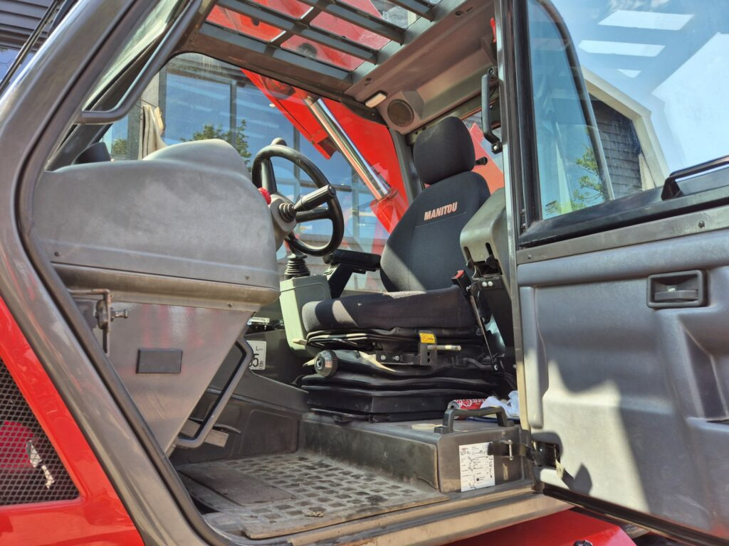 Telescopic handler MANITOU MRT 1840 easy: picture 9