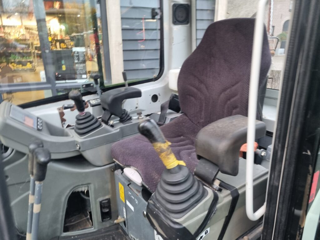 Mini excavator TAKEUCHI TB216 minidigger: picture 9 Mini excavator TAKEUCHI TB216 minidigger: picture 9