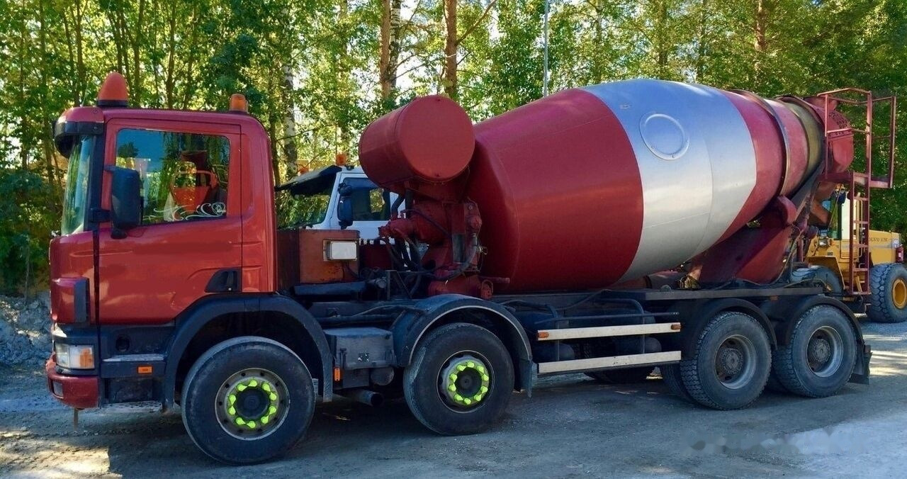 Scania P124CB 8x4HZ 360, full steel - Concrete mixer truck: picture 4 Scania P124CB 8x4HZ 360, full steel - Concrete mixer truck: picture 4