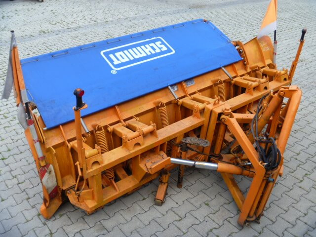 Unimog Schneepflug - Schneeschild Schmidt MF 3.3 - Snow plough: picture 3 Unimog Schneepflug - Schneeschild Schmidt MF 3.3 - Snow plough: picture 3