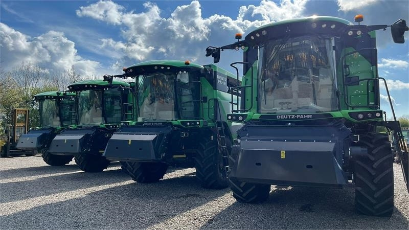 Deutz-fahr C7206 With 24feed - 7.2m header. New and unused Co - Combine harvester: picture 4 Deutz-fahr C7206 With 24feed - 7.2m header. New and unused Co - Combine harvester: picture 4