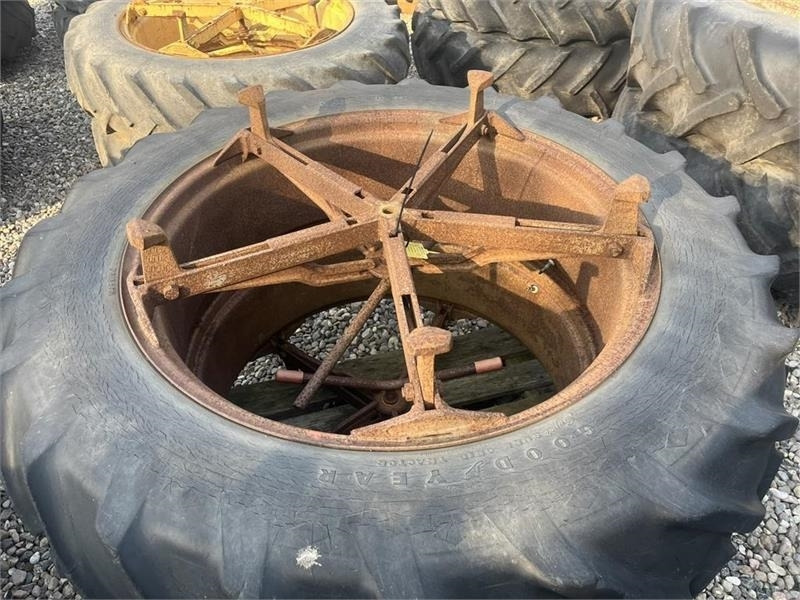 Goodyear 13,6 -38 Molcon 5 arme bred - Tire for Agricultural machinery: picture 2 Goodyear 13,6 -38 Molcon 5 arme bred - Tire for Agricultural machinery: picture 2