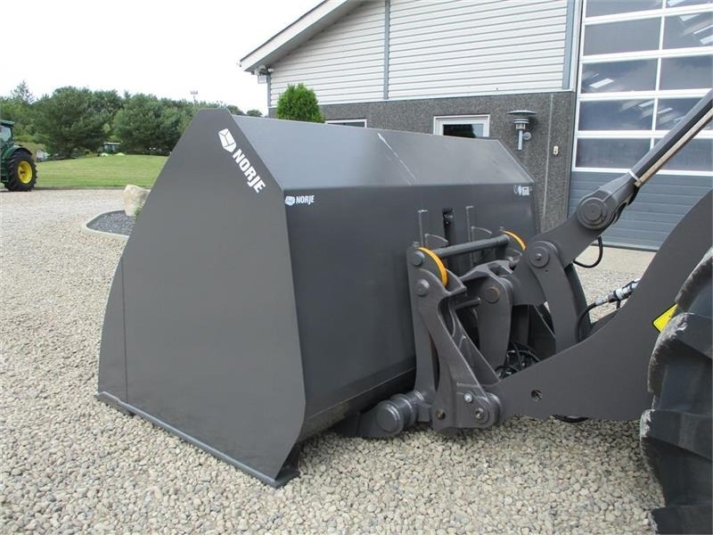 - - - HØJTIPSKOVL NORJE 4,2 m3 265cm bred og vendb - Loader bucket: picture 4 - - - HØJTIPSKOVL NORJE 4,2 m3 265cm bred og vendb - Loader bucket: picture 4