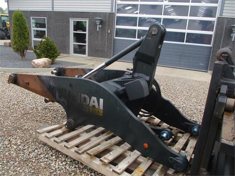 Hyundai HL955 A XT lang arm - Boom for Wheel loader: picture 5 Hyundai HL955 A XT lang arm - Boom for Wheel loader: picture 5