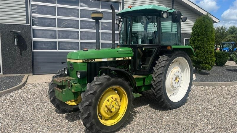 John Deere 2650 Med SGII kabine, 540 og 1000 pto omd - Farm tractor: picture 2 John Deere 2650 Med SGII kabine, 540 og 1000 pto omd - Farm tractor: picture 2