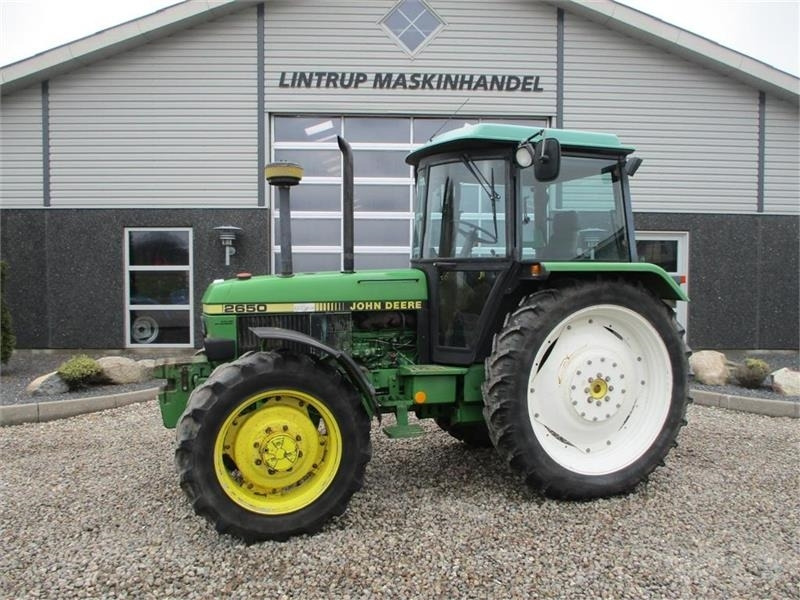 John Deere 2650 Med SGII kabine, 540 og 1000 pto omd - Farm tractor: picture 1 John Deere 2650 Med SGII kabine, 540 og 1000 pto omd - Farm tractor: picture 1