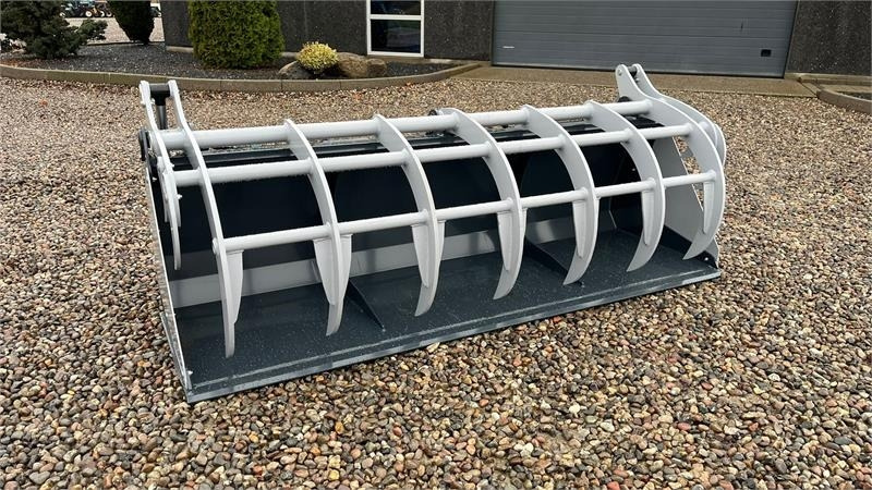 Limas MultiMax 2,4M Skårne Tænder Euro beslag - Loader bucket: picture 5 Limas MultiMax 2,4M Skårne Tænder Euro beslag - Loader bucket: picture 5