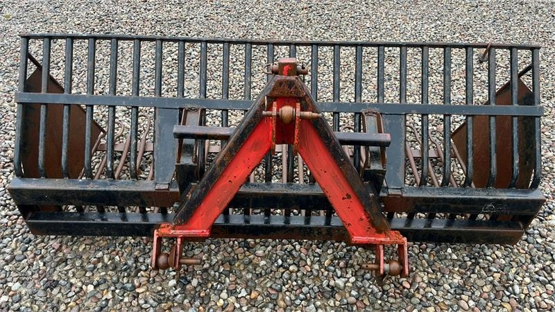- - - Roeskovl / Stengreb Med A-ramme ophæng - Loader bucket: picture 4 - - - Roeskovl / Stengreb Med A-ramme ophæng - Loader bucket: picture 4
