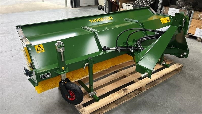 Thyregod TK 2800 med nylon børster og hydraulisk sving. bre - Broom: picture 1 Thyregod TK 2800 med nylon børster og hydraulisk sving. bre - Broom: picture 1