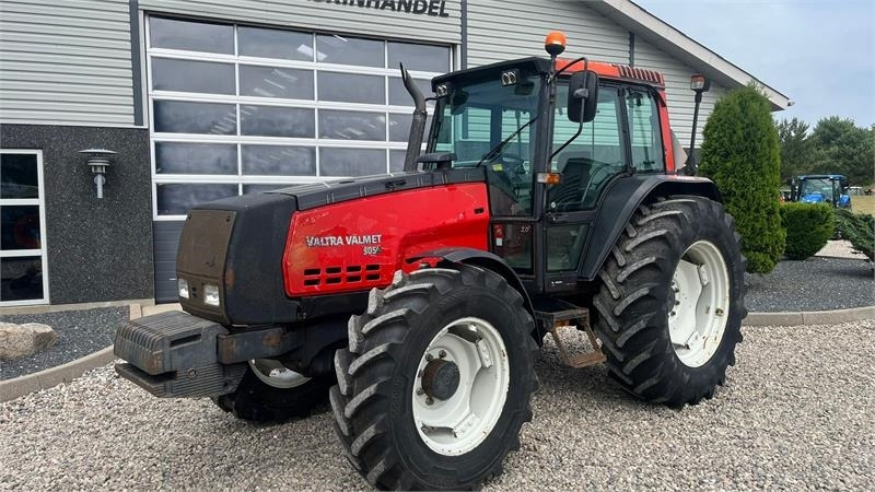 Valmet 8050 - Farm tractor: picture 2 Valmet 8050 - Farm tractor: picture 2