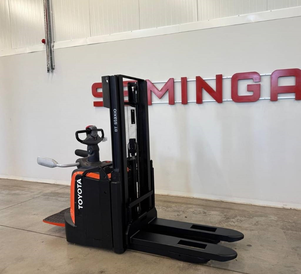 Toyota 10820 SPE120L - Electric forklift: picture 5 Toyota 10820 SPE120L - Electric forklift: picture 5