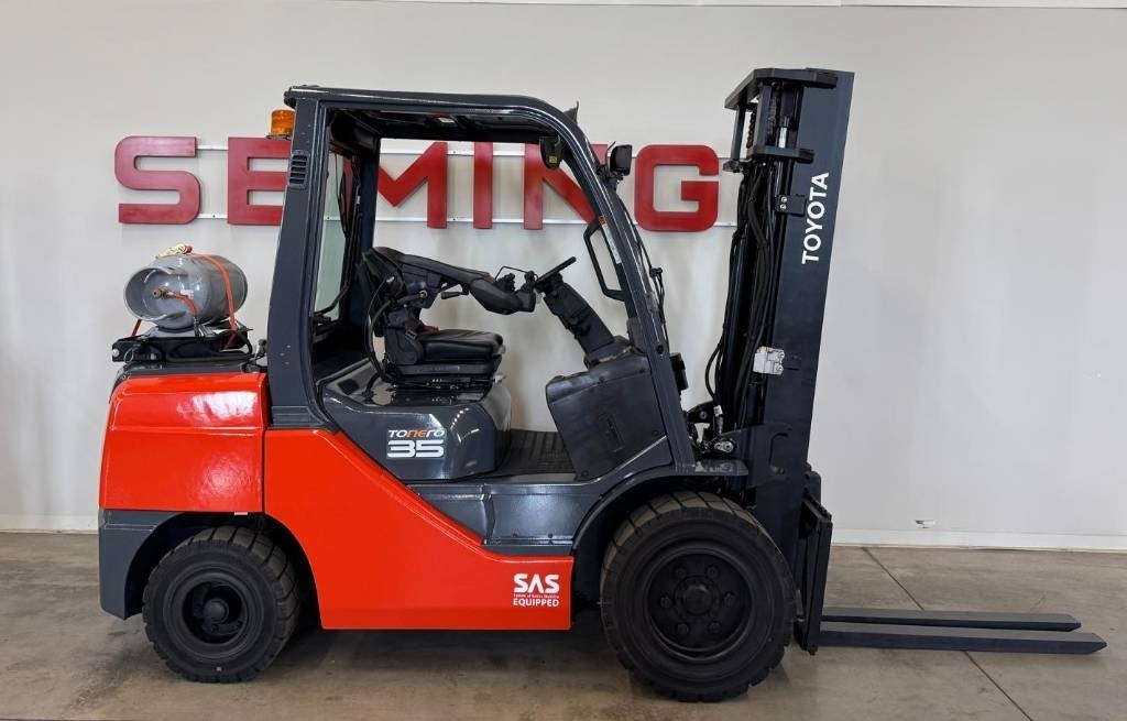 Toyota 10852 02-8FGJF35  - LPG forklift: picture 2 Toyota 10852 02-8FGJF35  - LPG forklift: picture 2