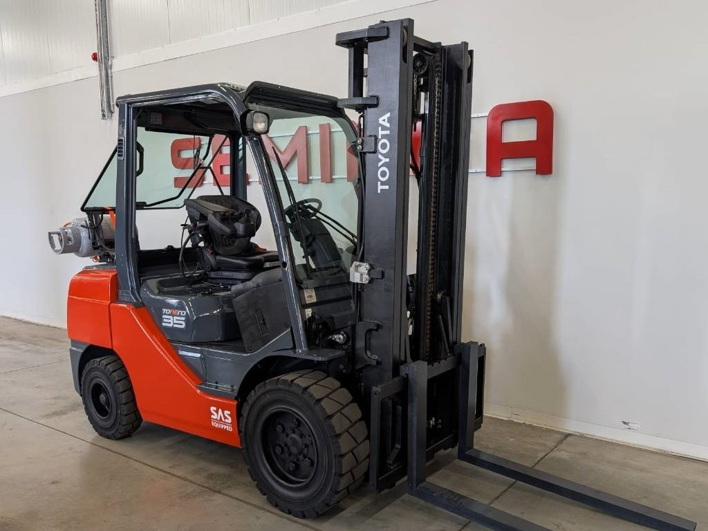 Toyota 10852 02-8FGJF35  - LPG forklift: picture 1 Toyota 10852 02-8FGJF35  - LPG forklift: picture 1