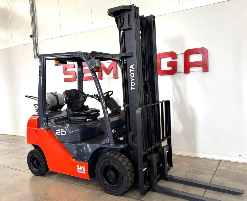 Toyota 10877 02-8FGF20 - LPG forklift: picture 1 Toyota 10877 02-8FGF20 - LPG forklift: picture 1