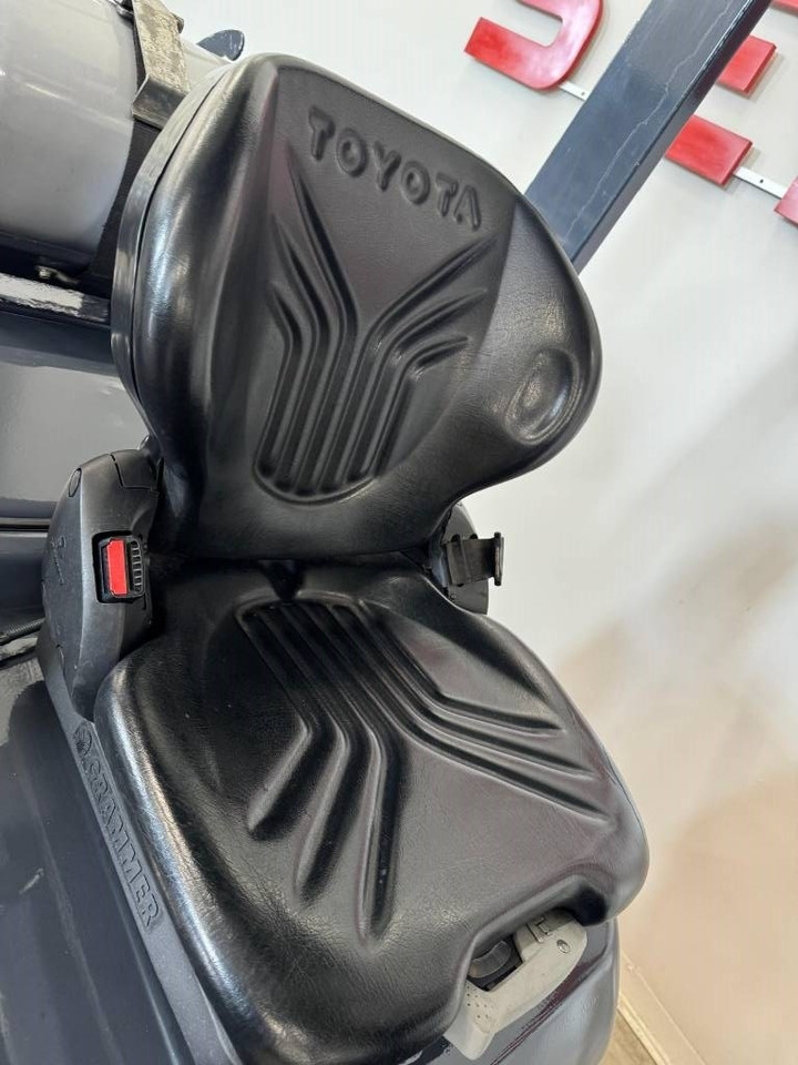 Toyota 10877 02-8FGF20 - LPG forklift: picture 5 Toyota 10877 02-8FGF20 - LPG forklift: picture 5