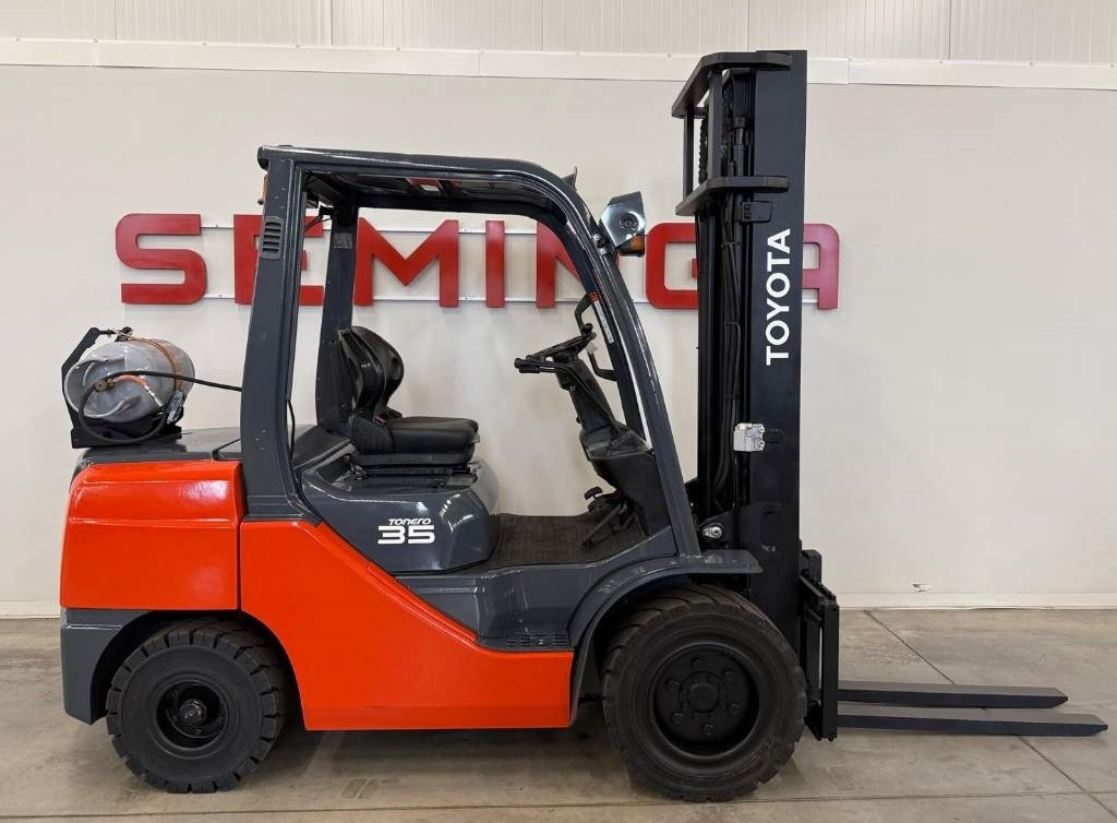 Toyota 10913 - 02-8FGJF35 - LPG forklift: picture 2 Toyota 10913 - 02-8FGJF35 - LPG forklift: picture 2