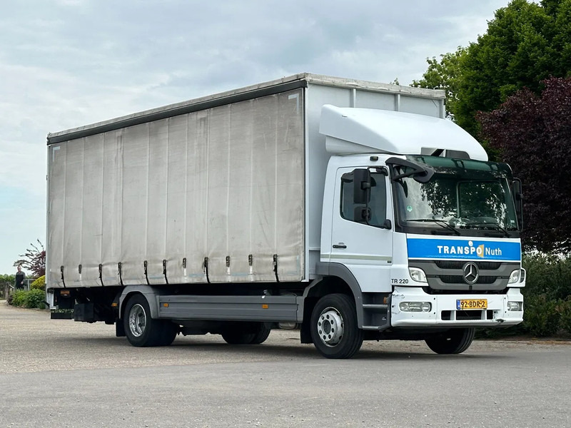 Mercedes-Benz Atego 1218 bakwagen met laadklep 2000kg! - Box truck: picture 1 Mercedes-Benz Atego 1218 bakwagen met laadklep 2000kg! - Box truck: picture 1