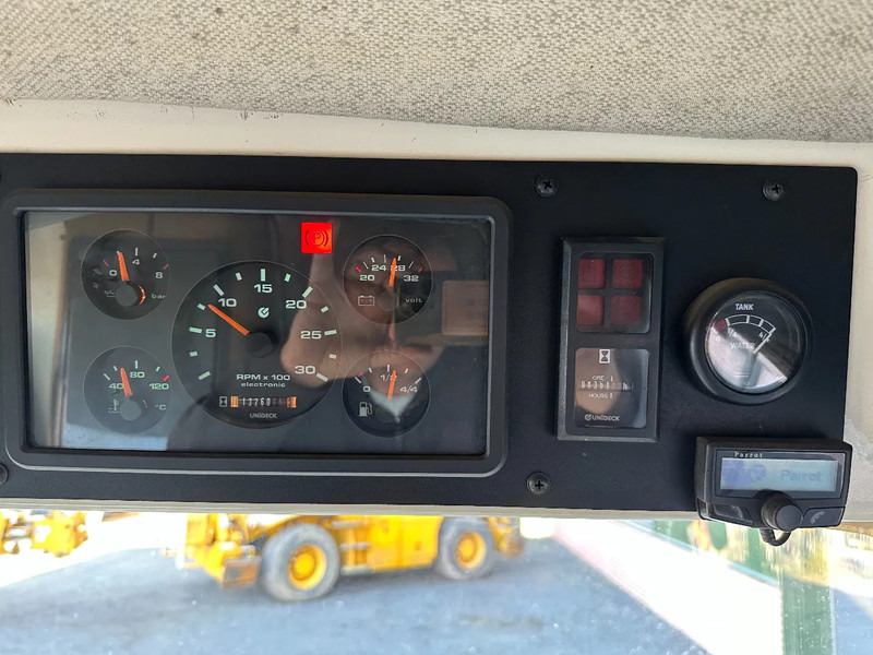 Road sweeper Ravo 530 VEEGMACHINE/SWEEPER!!: picture 8 Road sweeper Ravo 530 VEEGMACHINE/SWEEPER!!: picture 8