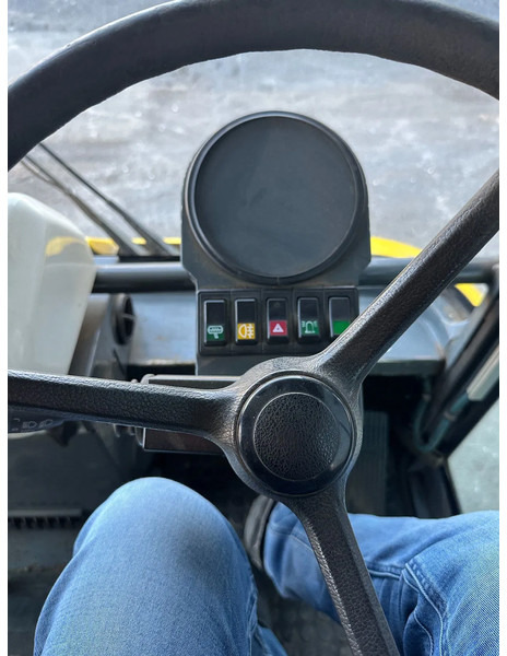 Road sweeper Ravo 530 VEEGMACHINE/SWEEPER!!: picture 7 Road sweeper Ravo 530 VEEGMACHINE/SWEEPER!!: picture 7