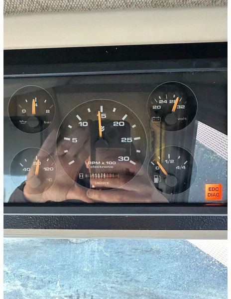 Road sweeper Ravo 580 VEEGMACHINE/SWEEPER!!: picture 10 Road sweeper Ravo 580 VEEGMACHINE/SWEEPER!!: picture 10