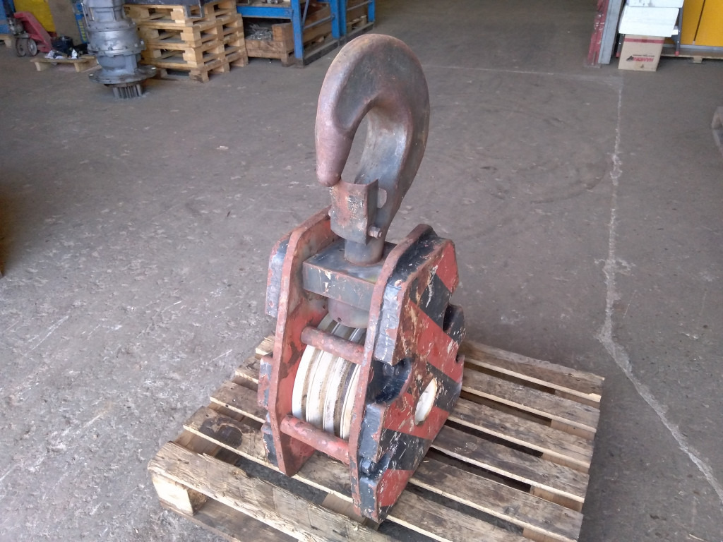 O&K AH270 - - Attachment for Crane: picture 1 O&K AH270 - - Attachment for Crane: picture 1