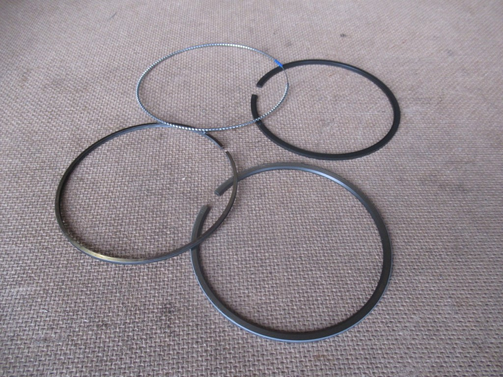 CNH 87802445 - - Piston/ Ring/ Bushing for Construction machinery: picture 1 CNH 87802445 - - Piston/ Ring/ Bushing for Construction machinery: picture 1