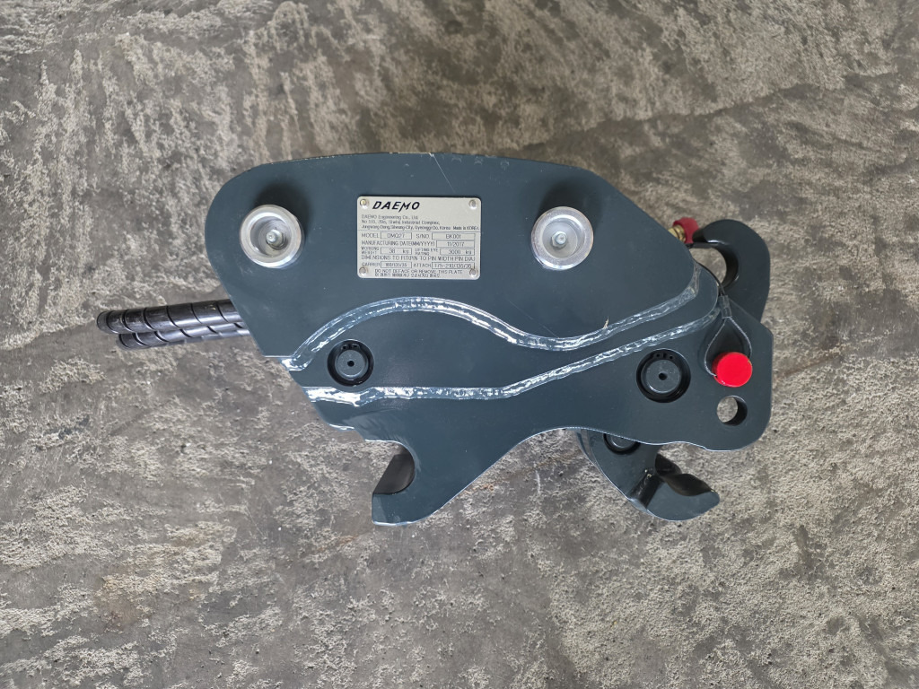 Case 32MK-95110CG - Quick coupler for Construction machinery: picture 1 Case 32MK-95110CG - Quick coupler for Construction machinery: picture 1