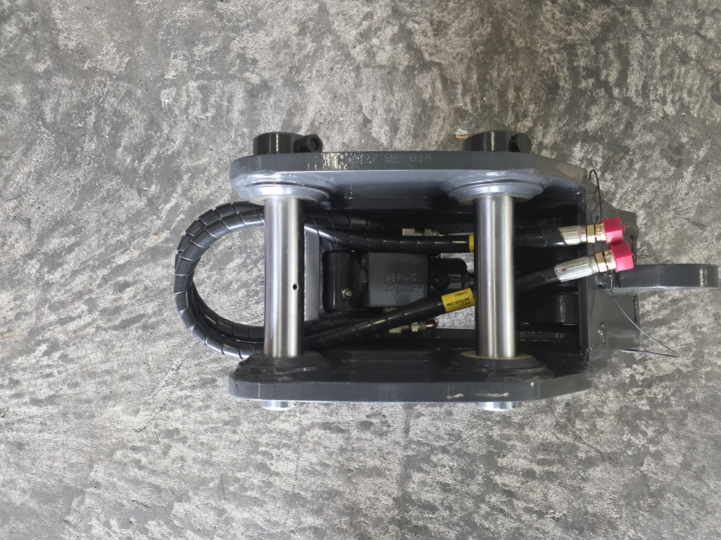 Case 32MK-95120CG - 31MK-90210CG - Quick coupler for Construction machinery: picture 2 Case 32MK-95120CG - 31MK-90210CG - Quick coupler for Construction machinery: picture 2