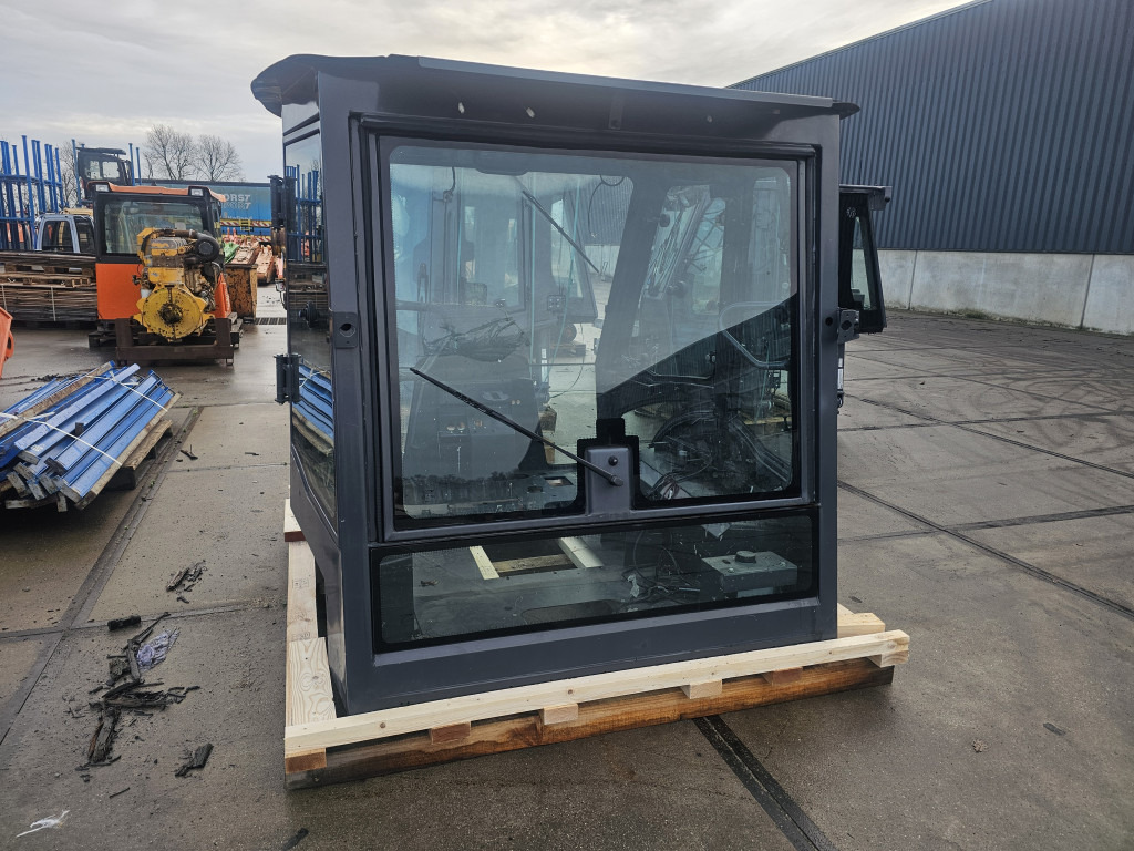 Case 48158665 - Cab for Construction machinery: picture 2 Case 48158665 - Cab for Construction machinery: picture 2