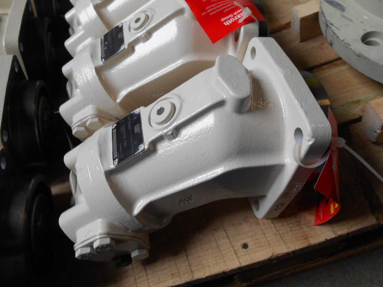 Caterpillar 1552951 - 1457626 - Hydraulic motor for Agricultural machinery: picture 1 Caterpillar 1552951 - 1457626 - Hydraulic motor for Agricultural machinery: picture 1