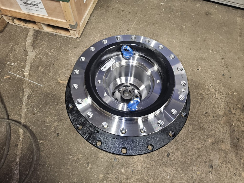 Caterpillar 6108800 - 5385902 - Final drive for Construction machinery: picture 2 Caterpillar 6108800 - 5385902 - Final drive for Construction machinery: picture 2