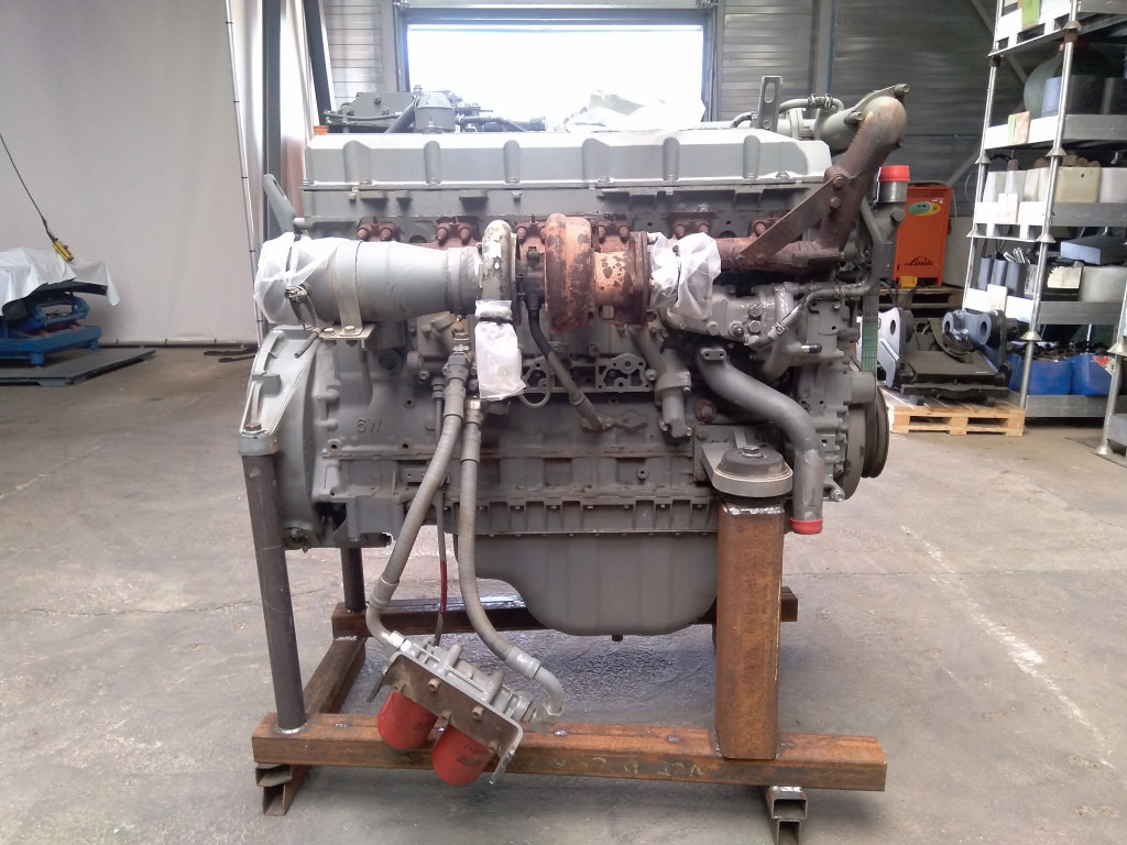 Hitachi 4644223 - 4687458 - Engine for Construction machinery: picture 3 Hitachi 4644223 - 4687458 - Engine for Construction machinery: picture 3