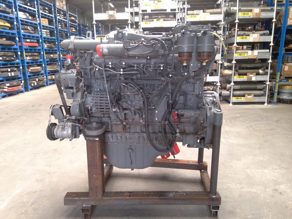 Hitachi 4644223 - 4687458 - Engine for Construction machinery: picture 1 Hitachi 4644223 - 4687458 - Engine for Construction machinery: picture 1