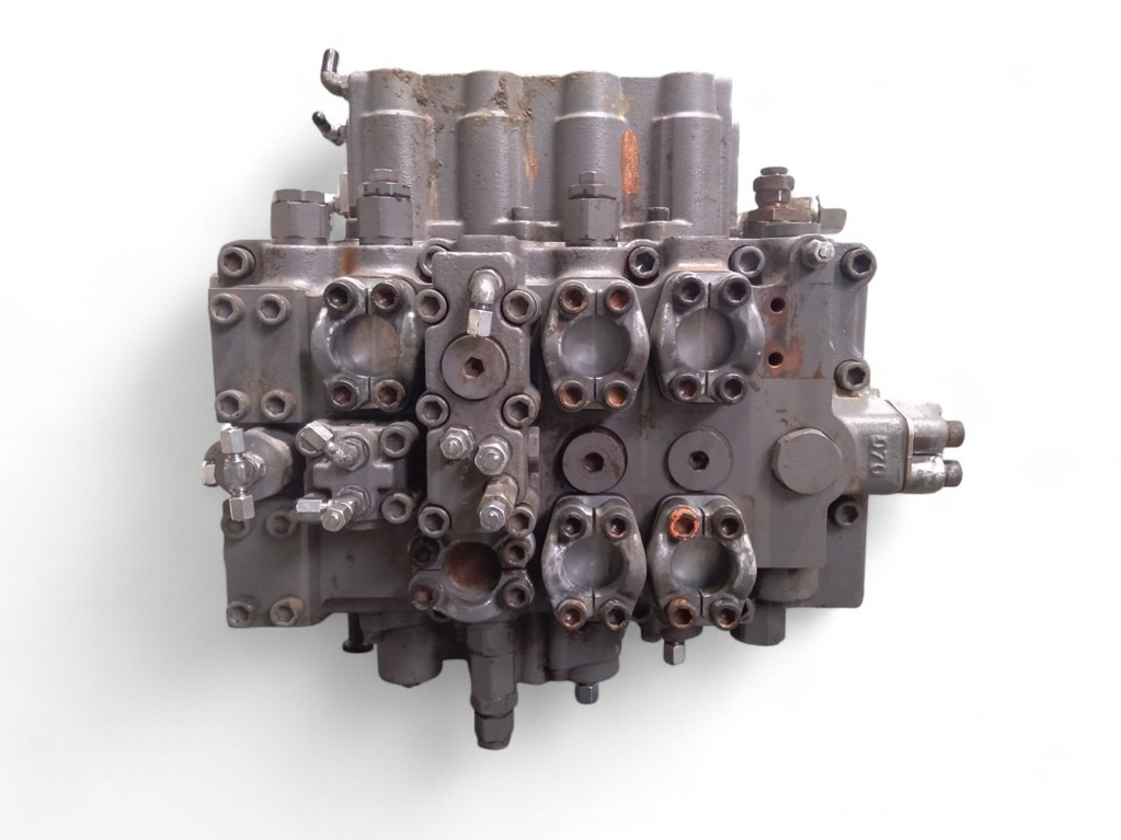 Hitachi 4713088 - FYA00031360 - Hydraulic valve for Construction machinery: picture 1 Hitachi 4713088 - FYA00031360 - Hydraulic valve for Construction machinery: picture 1