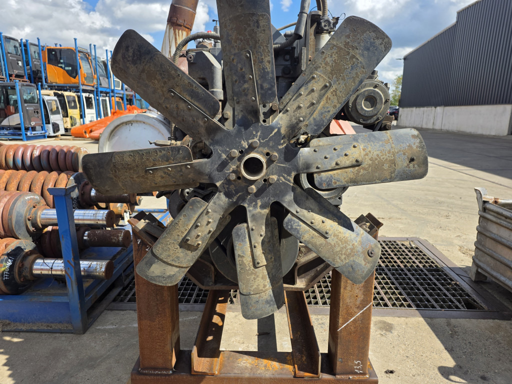 Hitachi N14C - 4337913 - Engine for Construction machinery: picture 4 Hitachi N14C - 4337913 - Engine for Construction machinery: picture 4