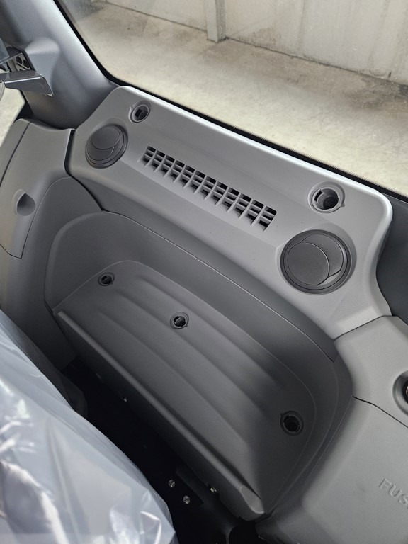 Hitachi ZX-5 ZX-6 - YA00037712 - Cab for Construction machinery: picture 1 Hitachi ZX-5 ZX-6 - YA00037712 - Cab for Construction machinery: picture 1