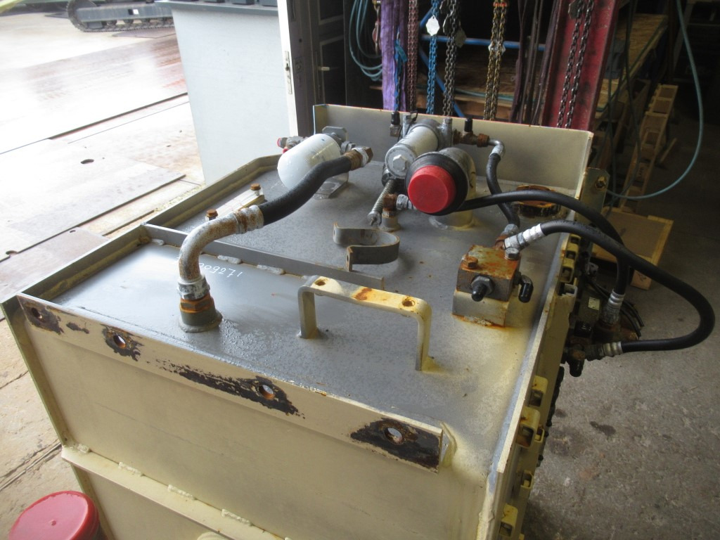 Hitachi ZX650LCH - - Hydraulic tank for Construction machinery: picture 5 Hitachi ZX650LCH - - Hydraulic tank for Construction machinery: picture 5