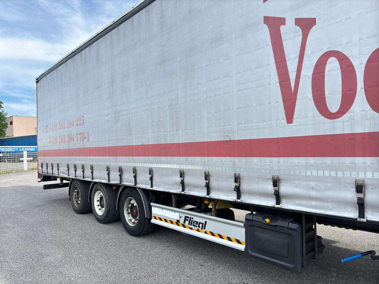 FLIEGL SDS 380 - Curtainsider semi-trailer: picture 4 FLIEGL SDS 380 - Curtainsider semi-trailer: picture 4