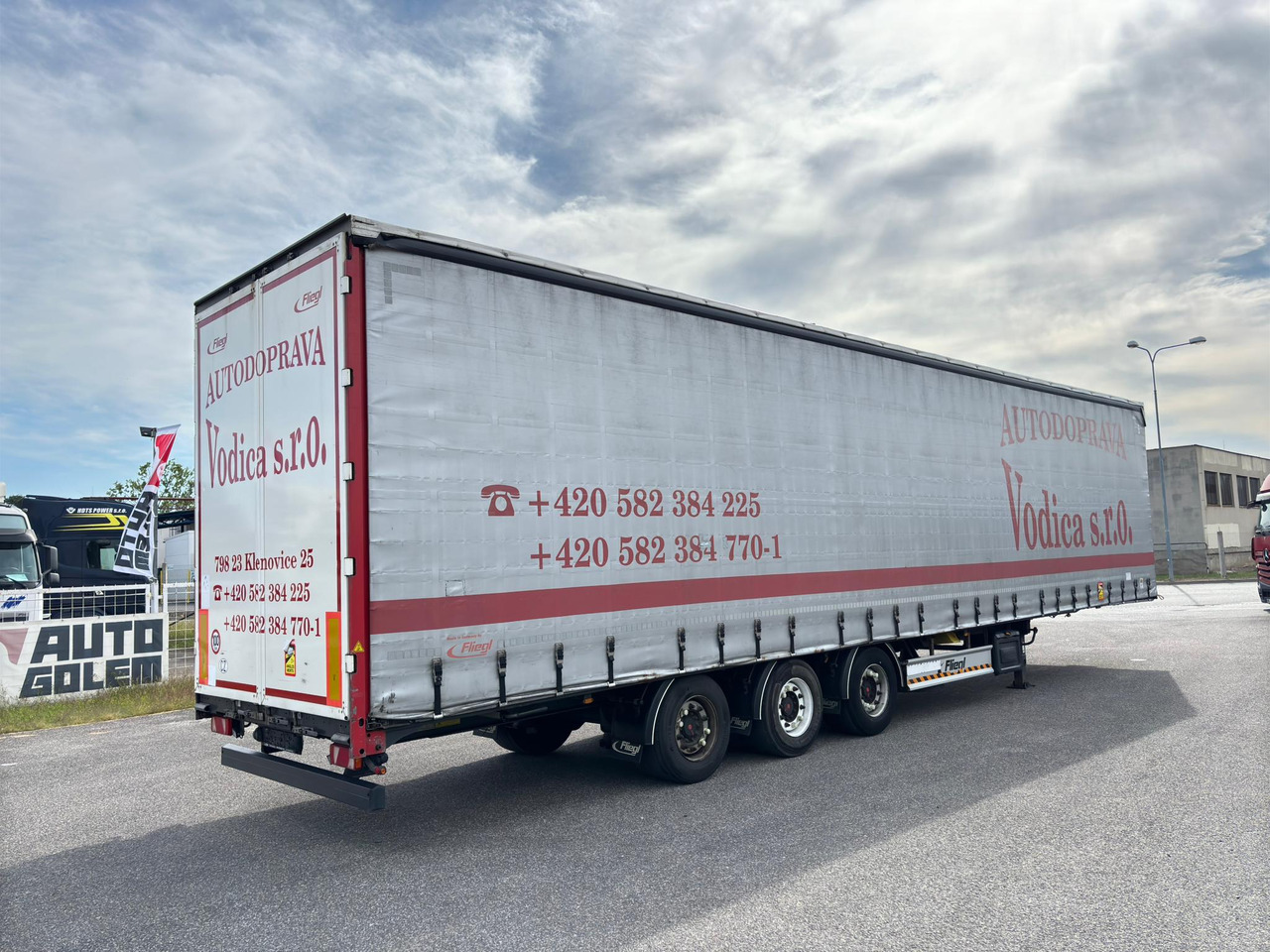 FLIEGL SDS 380 - Curtainsider semi-trailer: picture 5 FLIEGL SDS 380 - Curtainsider semi-trailer: picture 5