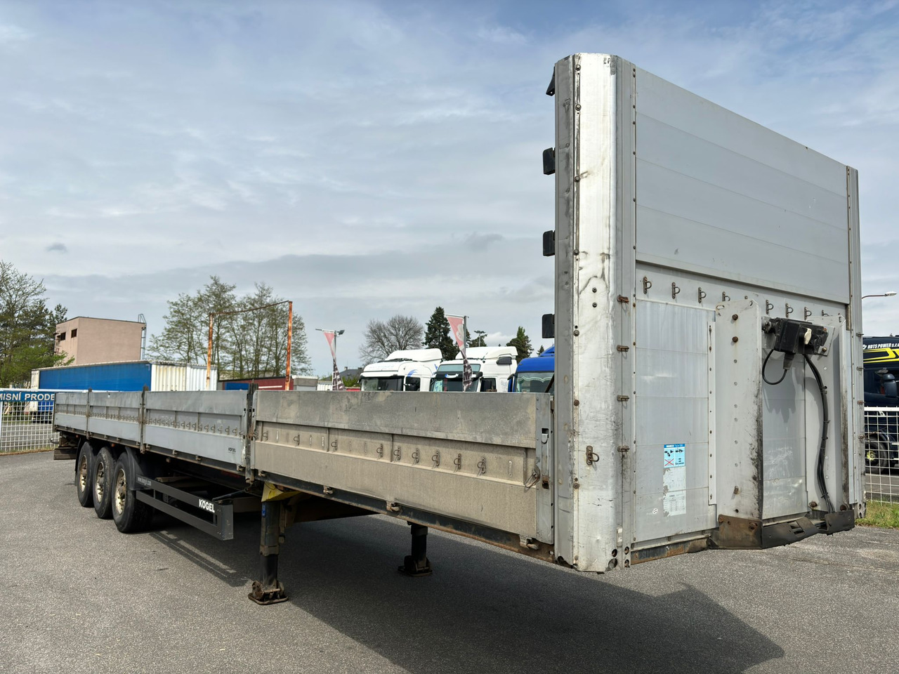 KÖGEL SN 24 - Dropside/ Flatbed semi-trailer: picture 3 KÖGEL SN 24 - Dropside/ Flatbed semi-trailer: picture 3